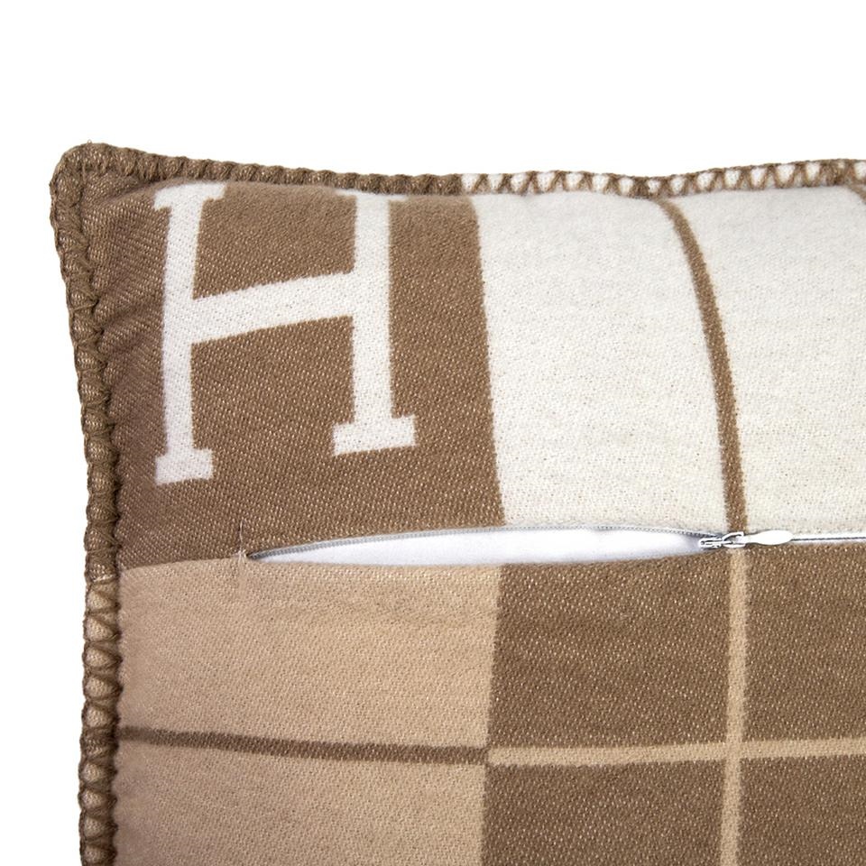 Poduszka dekoracyjna SHP PARIS HOME ciemny beż - obrazek 3